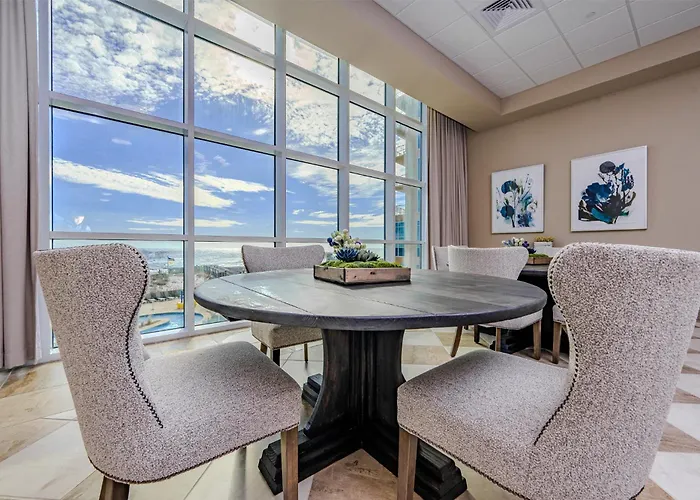 Phoenix Gulf Towers 2402